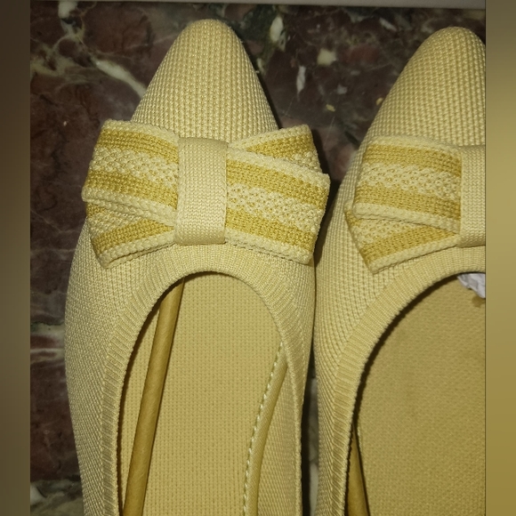 Cream flats size 9.5 - Picture 7 of 8